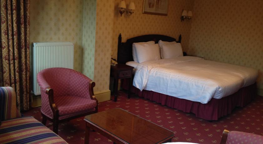 The Westland Hotel London Room photo