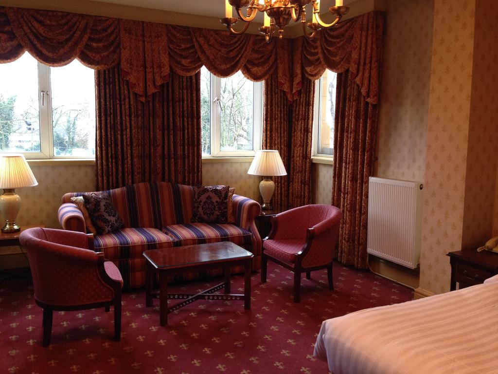 The Westland Hotel London Room photo