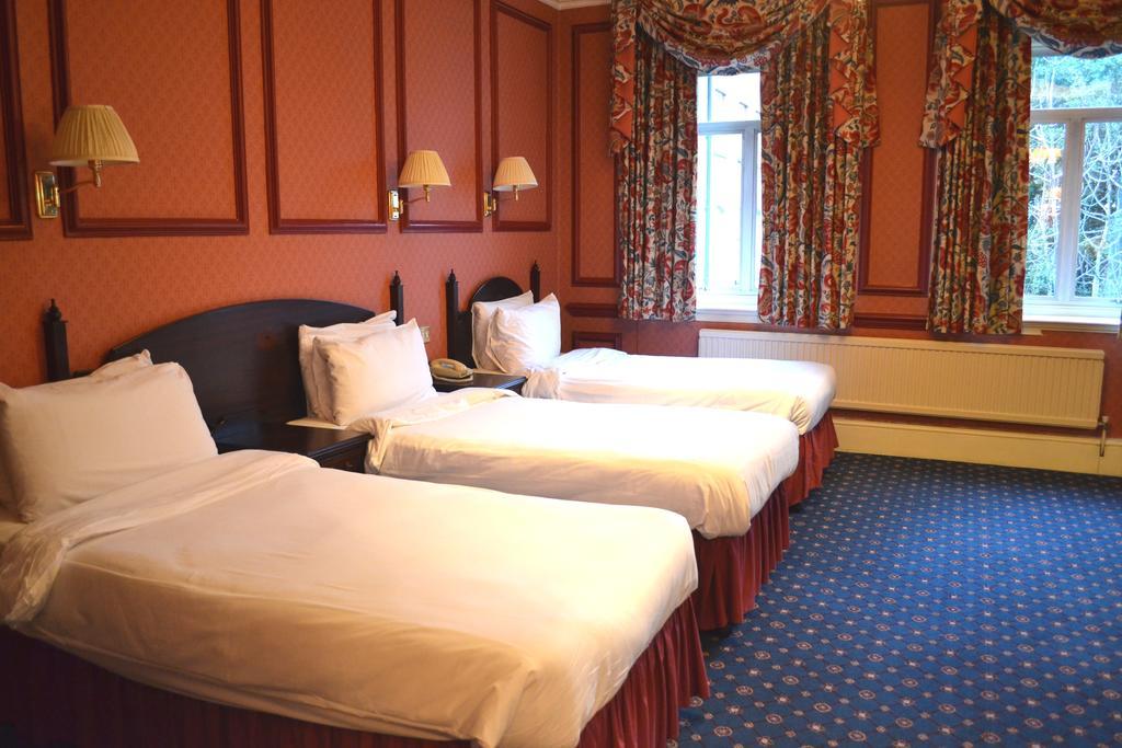 The Westland Hotel London Room photo