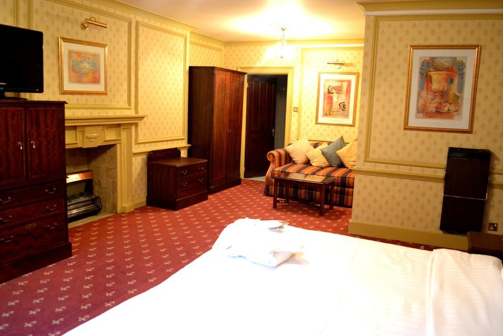 The Westland Hotel London Room photo