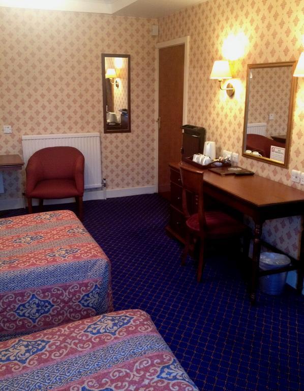 The Westland Hotel London Room photo