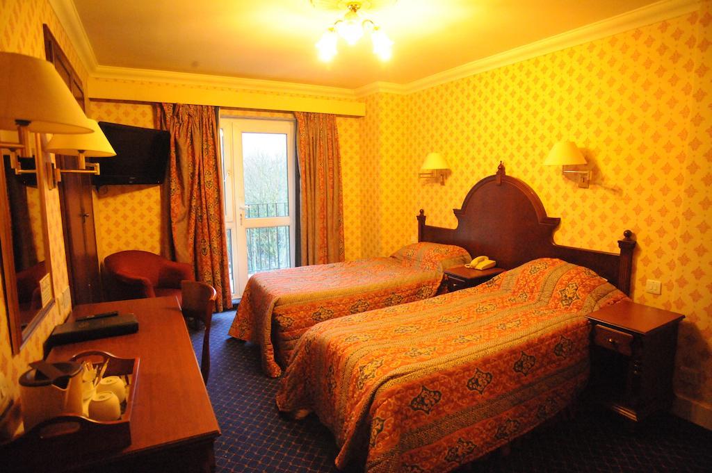 The Westland Hotel London Room photo