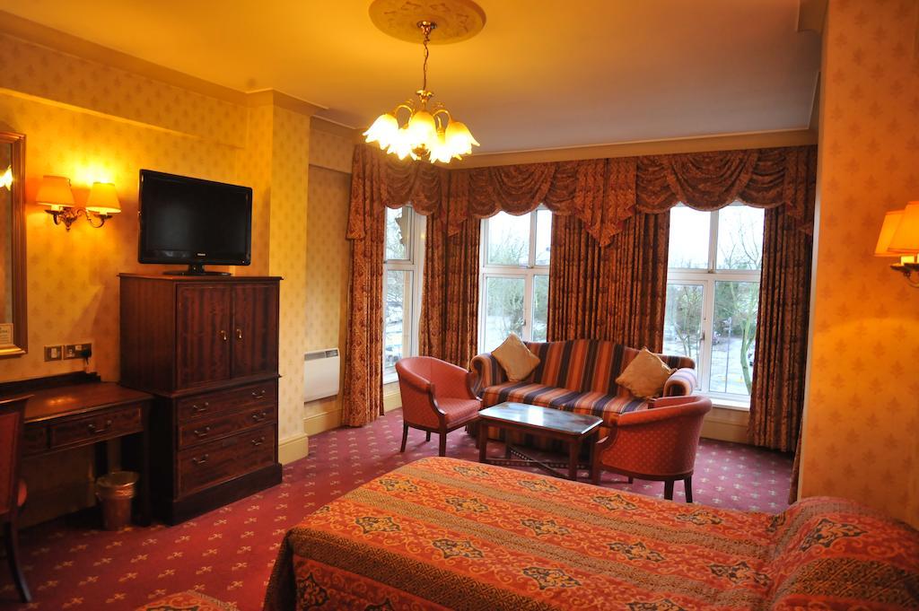 The Westland Hotel London Room photo